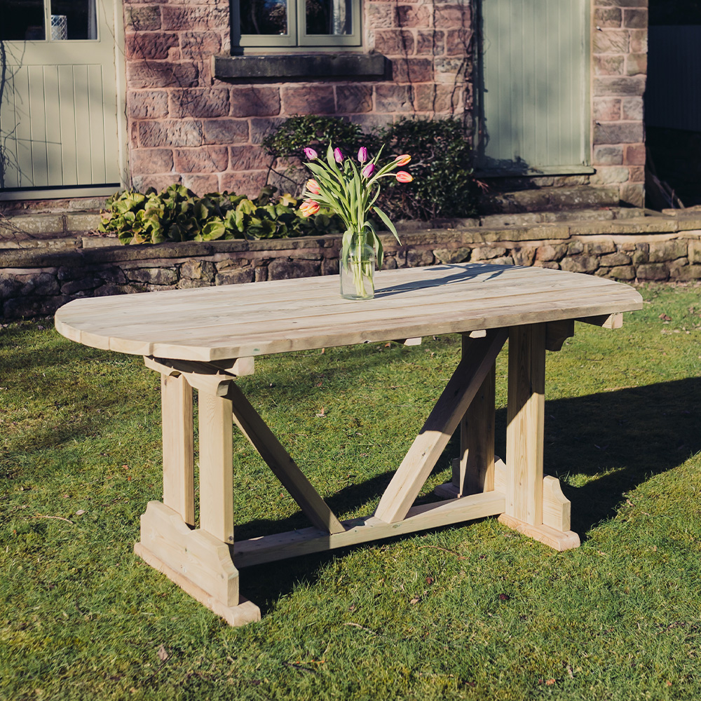 Garden Tables & Outdoor Dining